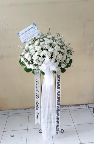 Standing Flower Palangkaraya King Florist – Rangkaian Bunga Elegan untuk Berbagai Acara